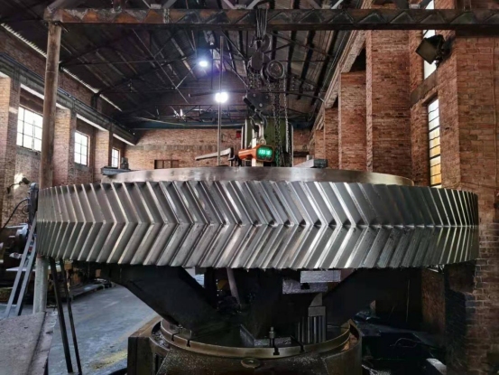 Heavy-duty mining gears reduce failure and noise