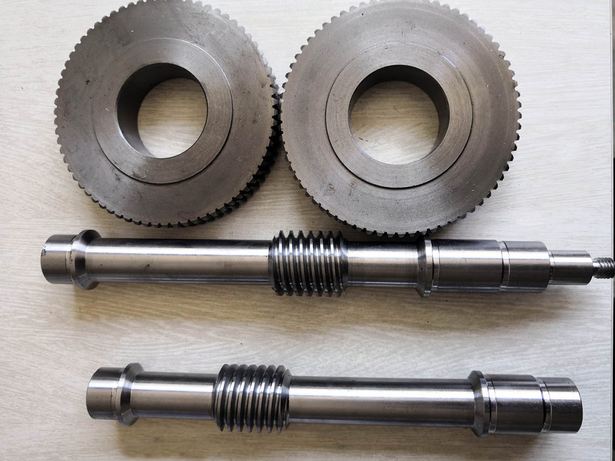 he worm shaft must be made to tight standards