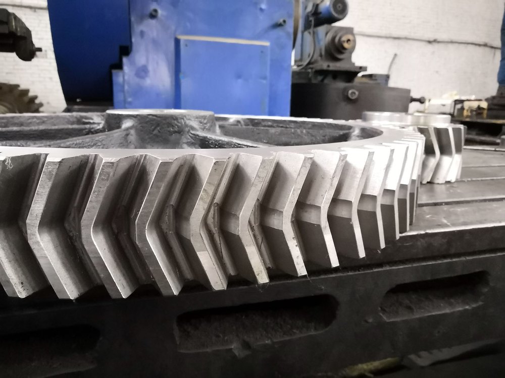 Industrial large ring gear with precision helical teeth machining details
